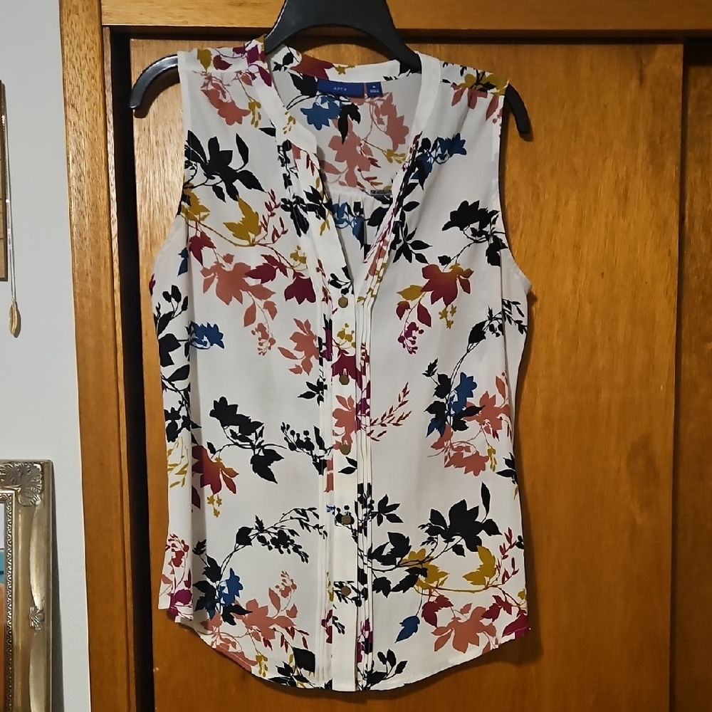 Floral Sleeveless Women's Top sz Medium